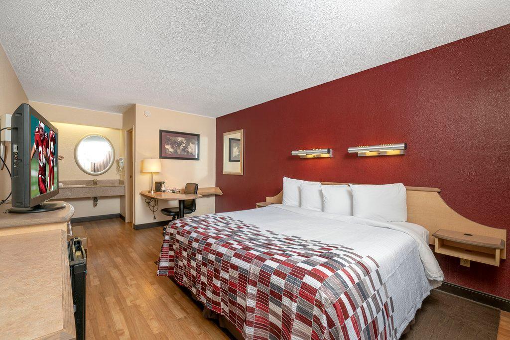 Red Roof Inn & Suites Detroit - Melvindale/Dearborn Esterno foto