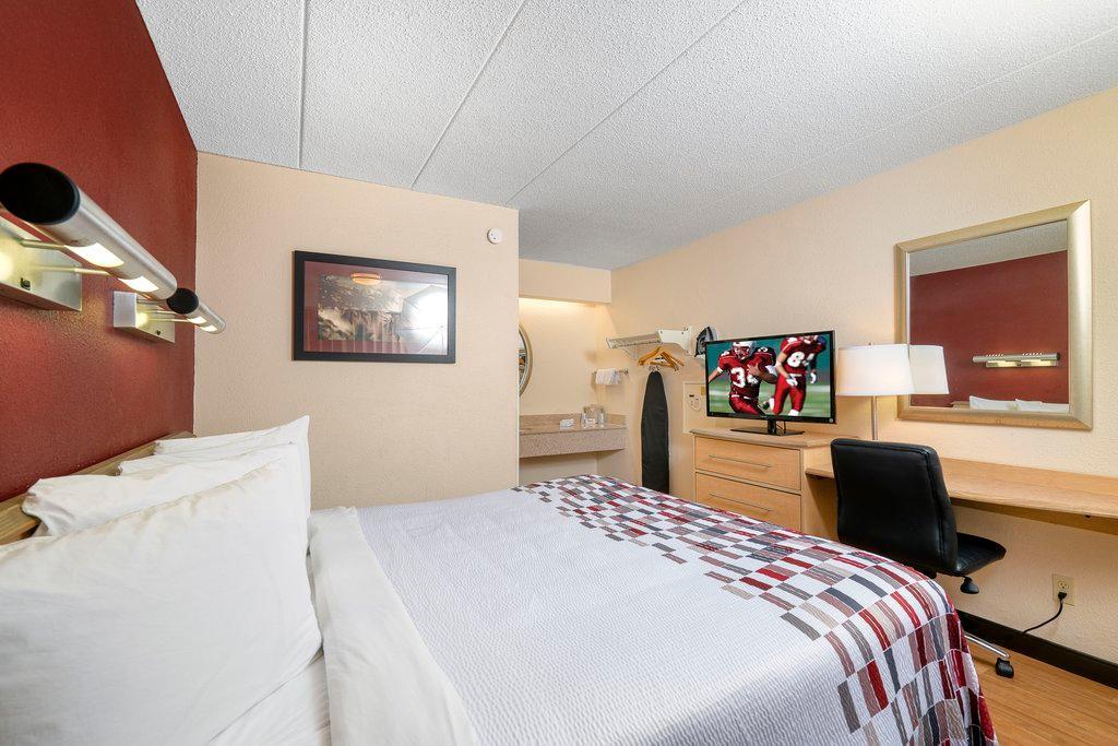 Red Roof Inn & Suites Detroit - Melvindale/Dearborn Esterno foto