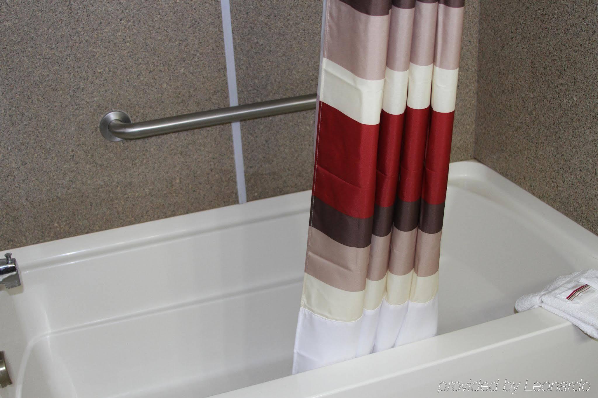Red Roof Inn & Suites Detroit - Melvindale/Dearborn Esterno foto